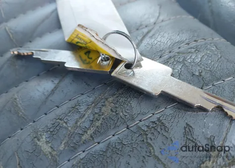 1992 Buick Park Avenue из США, поврежденный, VIN 1G4CW53L7N1619979